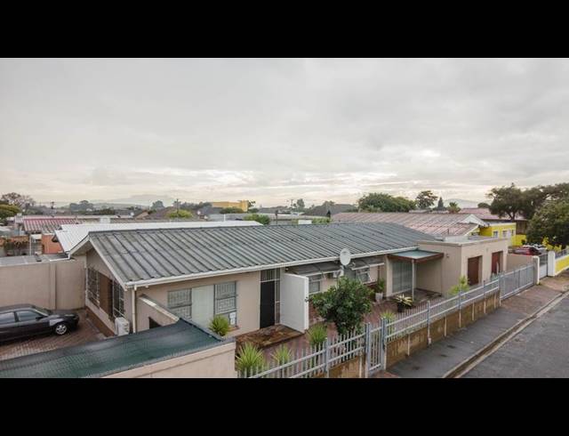 5 BEDROOM HOUSE FOR SALE IN DE KUILEN